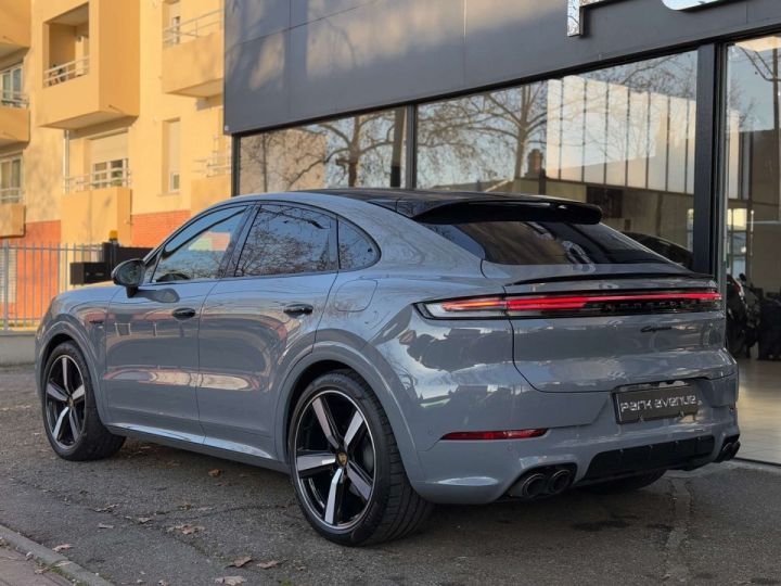 Porsche Cayenne COUPE (9YA) 3.0 V6 470CH E-HYBRID Gris - 5