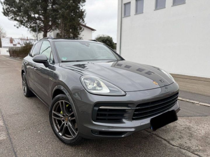 Porsche Cayenne E-Hybrid *21 roues turbo*HeadUp*Pano* Gris Métallisé - 1