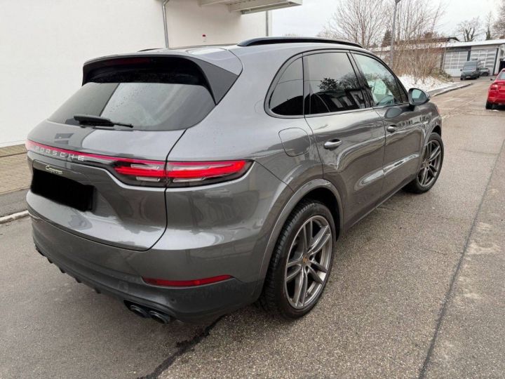 Porsche Cayenne E-Hybrid *21 roues turbo*HeadUp*Pano* Gris Métallisé - 3