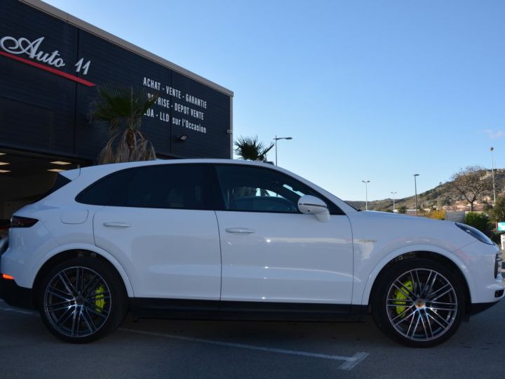 Porsche Cayenne E-hybrid 462 CV Toit ouvrant BOSE Soft Close Attelage  Blanc - 2