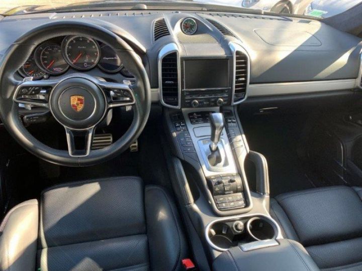 Porsche Cayenne II (2) 4.8 V8 520 TURBO TIPTRONIC     Essence NOIR BASALTE - 15