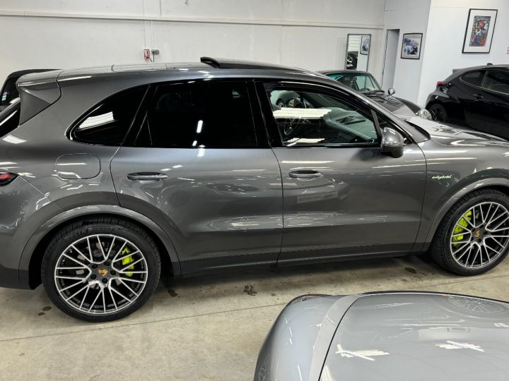 Porsche Cayenne III E-Hybrid 3.0 L V6 462 Ch 2°MAIN FR PDK Gris Quartzite Metal - 3