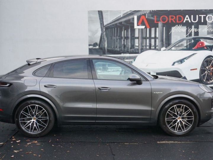 Porsche Cayenne Porsche Cayenne Coupe E-Hybrid*Luft*21 RS*BOSE gris - 3