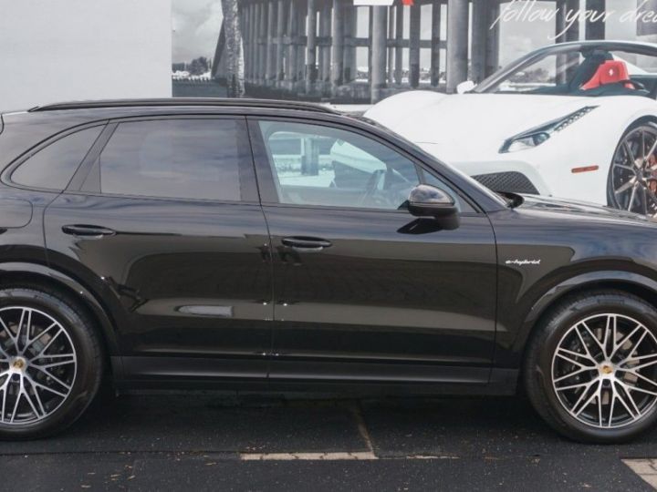 Porsche Cayenne Porsche Cayenne E-Hybrid*2024 NOUVEAU MODÈLE noir  - 4