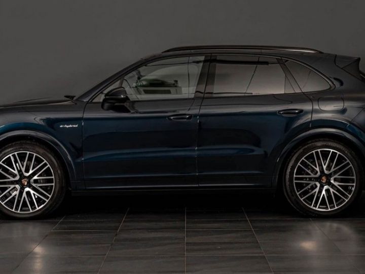 Porsche Cayenne Porsche Cayenne E-Hybrid 470PS bleu - 2