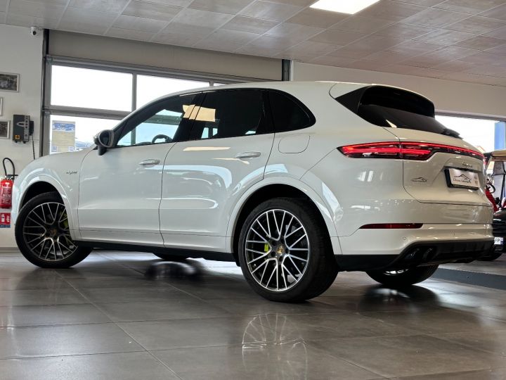 Porsche Cayenne PORSCHE CAYENNE III 3.0 V6 E-HYBRID 462 18KWH Blanc Nacré - 8