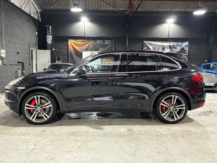 Porsche Cayenne PORSCHE CAYENNE TURBO 4.8 500CV PDK / PANO /21 / FULL / SUPERBE Noir Intense - 3