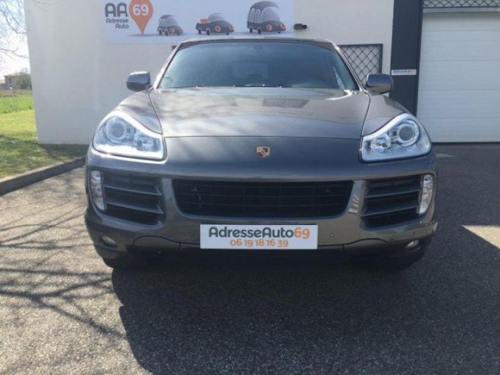 Porsche Cayenne V6 3.0 DIESEL 240CV TIPTRONIC     Diesel GRIS METAL - 2