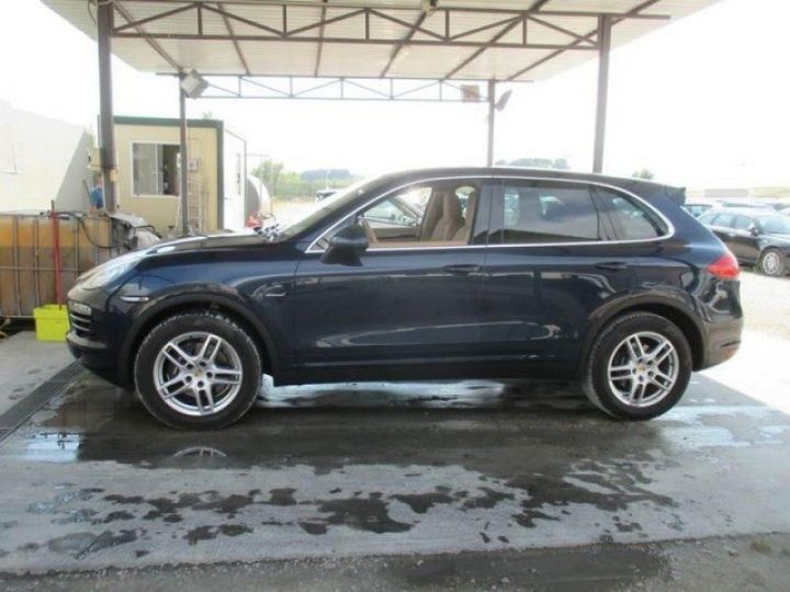 Porsche Cayenne V6 3.0 DIESEL TIPTRONIC 245 cv     Diesel BLEU FONCE METAL - 3