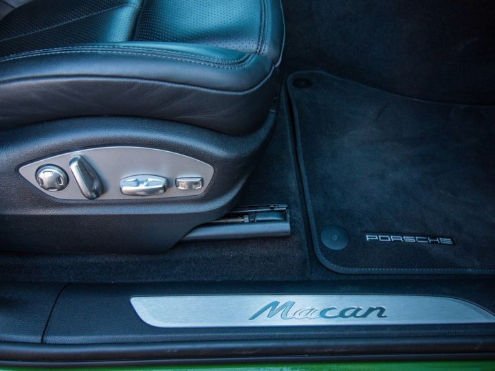 Porsche Macan 2.0L vert mamba * sport design * carbone * toit pano * Caméra panoramique * Garantie Porsche VERT MAMBA - 15