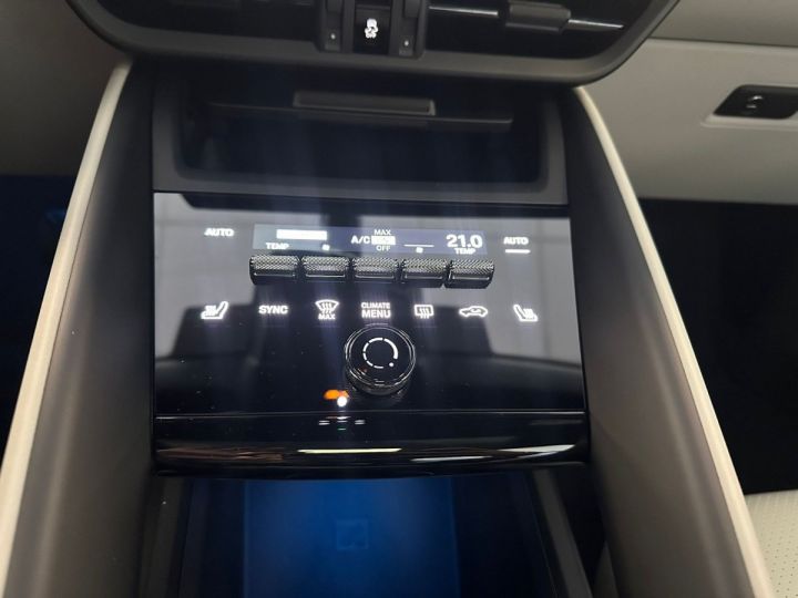 Porsche Macan 4 Electric Gris Glacier Display Ecran passager Gris - 43