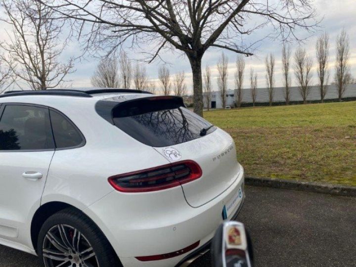 Porsche Macan TURBO 3,6 V6 400CV PDK     Essence BLANC - 33