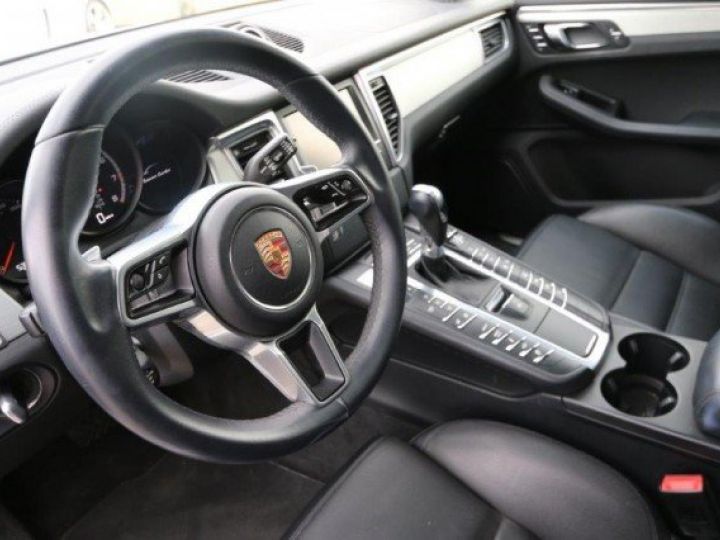 Porsche Macan TURBO 3.6 V6 TURBO     Essence BLANC - 9