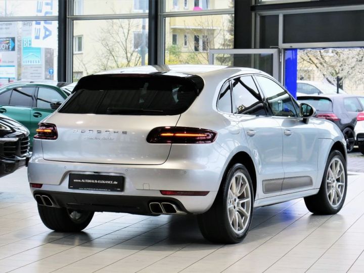 Porsche Macan Turbo *CHRONO*SUSPENSION PNEUMATIQUE*BOSE*NAVI*18-POSITIONS*GARANTIE 12 MOIS Gris métallisé - 2