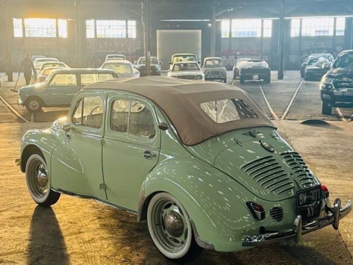 Renault 4CV DECOUVRABLE GRAND LUXE Vert - 2