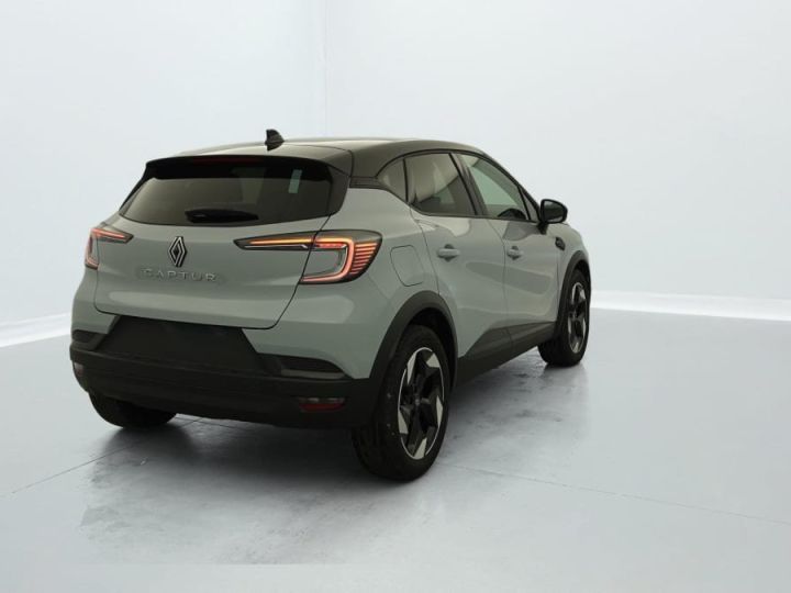 Renault Captur NOUVEAU MILD HYBRID 140 TECHNO Gris - 4