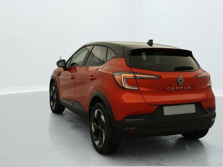 Renault Captur NOUVEAU MILD HYBRID 140 TECHNO Gris - 39