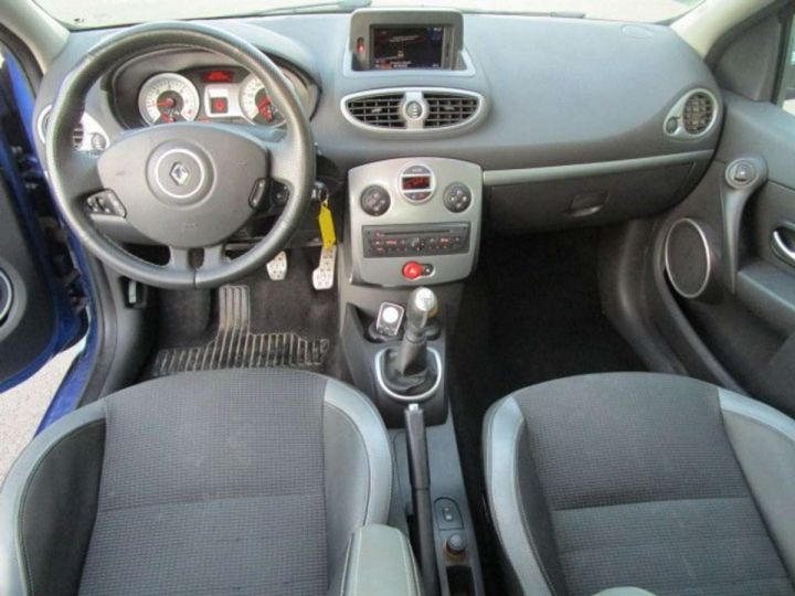 Renault Clio 1.5l dci 105 ch gt 5 portes bv6 Bleu - 3