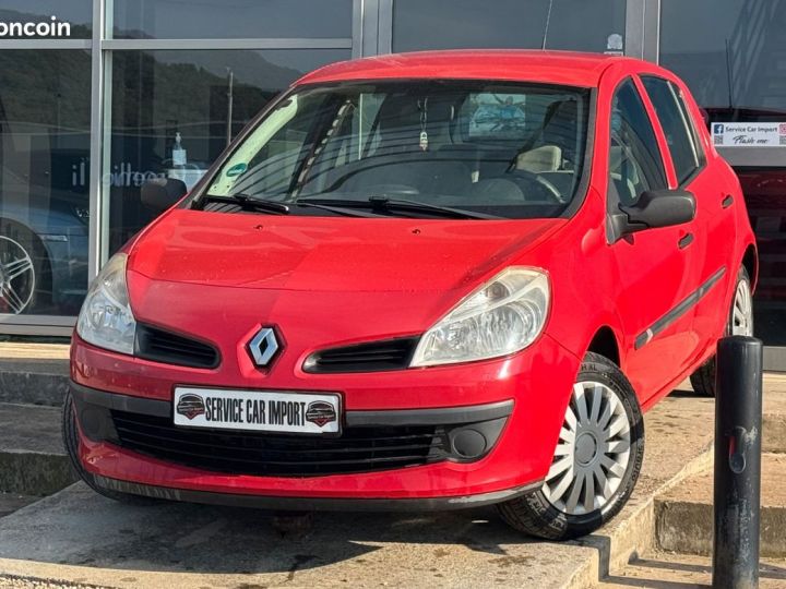 Renault Clio 3 1.2 75 CH Rouge - 1