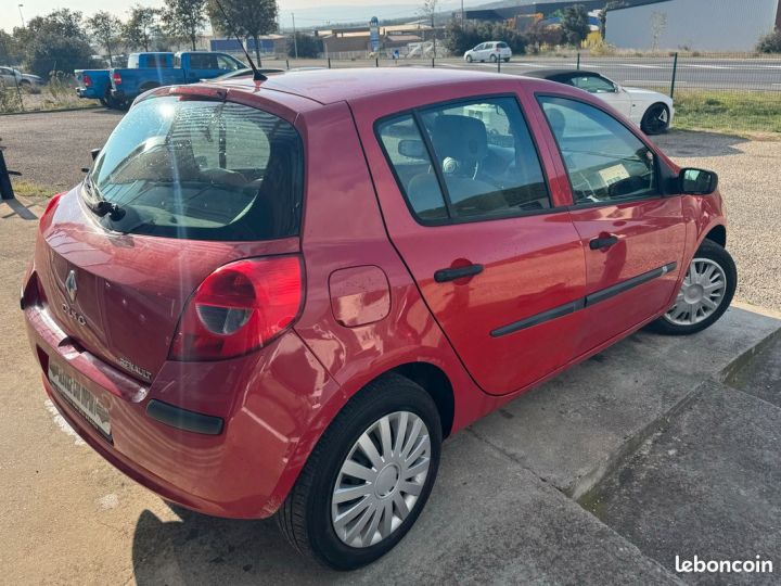 Renault Clio 3 1.2 75 CH Rouge - 3