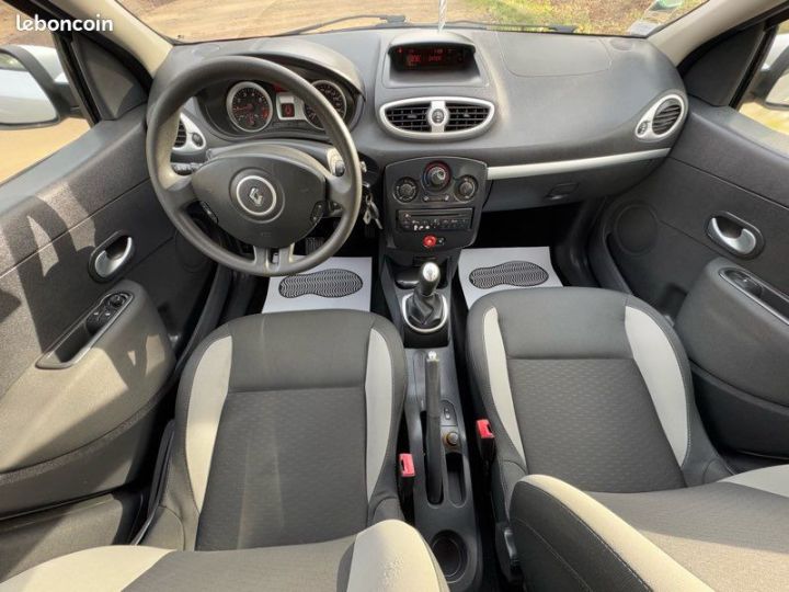 Renault Clio 3 1.2 Expression Clim Distribution neuve, rien à prévoir Gris - 7