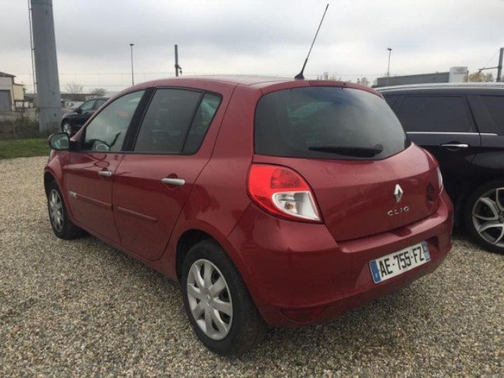 Renault Clio 3 1.5 DCI 85cv DYNAMIQUE 5P     Diesel ROUGE METAL - 12