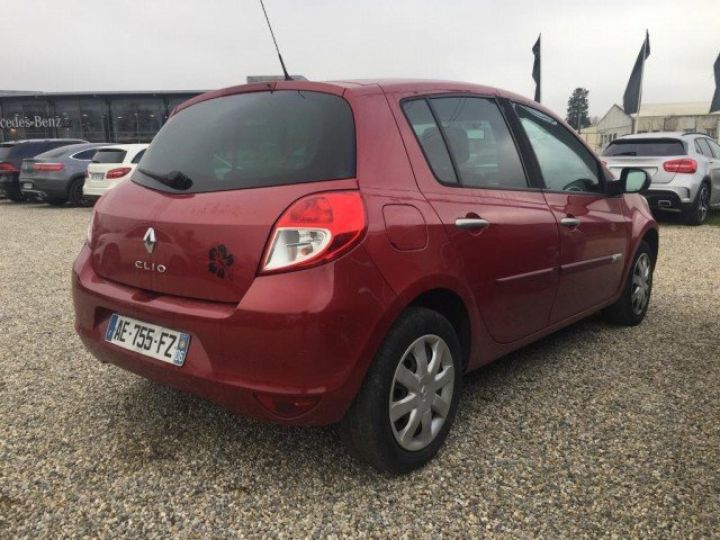 Renault Clio 3 1.5 DCI 85cv DYNAMIQUE 5P     Diesel ROUGE METAL - 14