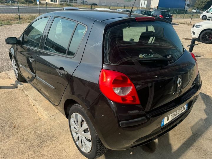 Renault Clio 3 Noir - 4