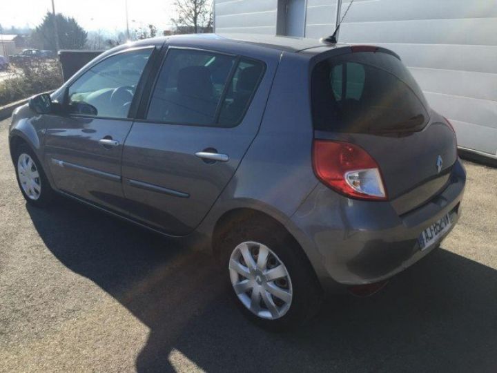 Renault Clio 3 DYNAMIQUE TOMTOM DCI 85 CV 5P     Diesel GRIS METAL - 8