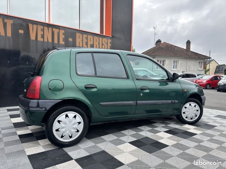 Renault Clio II 1.2 (1149) 58CH RTE 5P Vert - 2