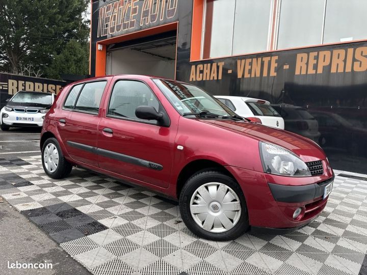 Renault Clio II 1.2 16V 75CH EXPRESSION 5P Rouge - 1