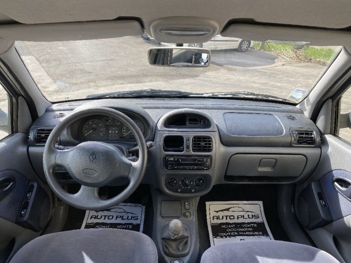 Renault Clio II 3 Portes 1.9 dTi 82cv GRIS - 5