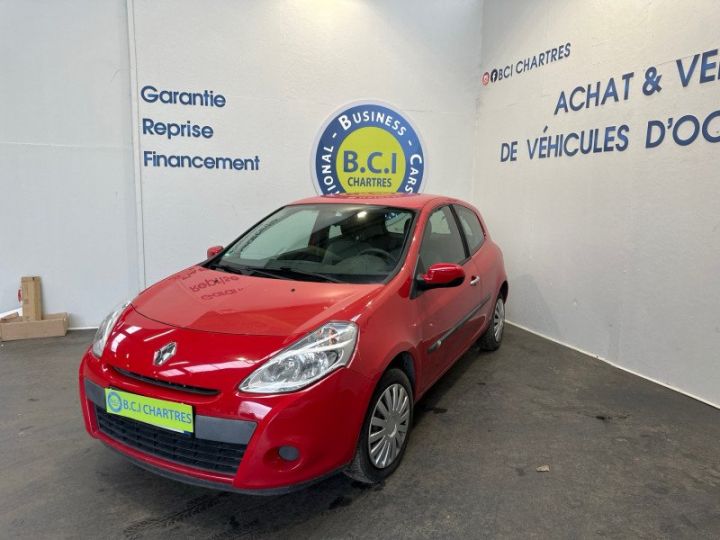 Renault Clio III 1.2 16V 75CH ACCESS 3P Rouge - 2