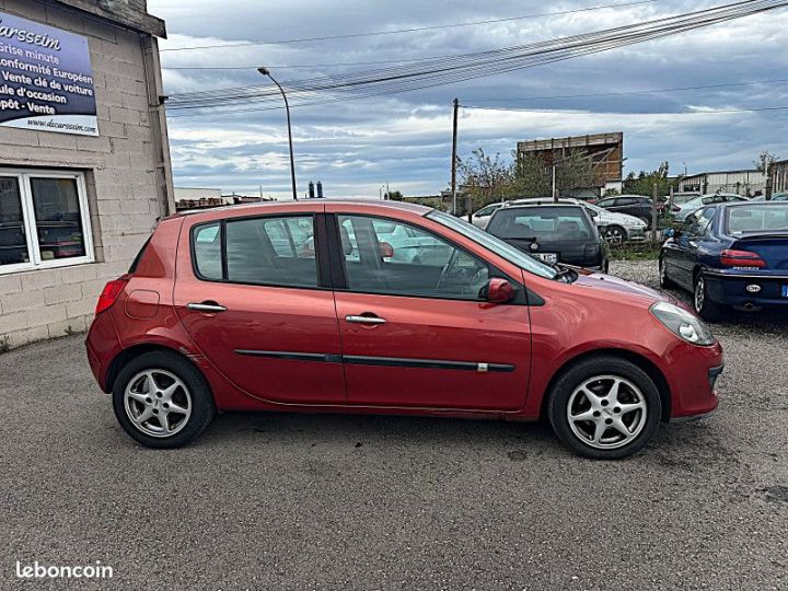 Renault Clio III 1.2 16V 75CH AUTHENTIQUE 5P  - 4