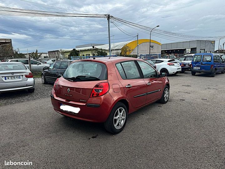 Renault Clio III 1.2 16V 75CH AUTHENTIQUE 5P  - 5