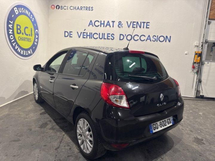 Renault Clio III 1.2 TCE 100CH EXPRESSION 5P Noir - 4