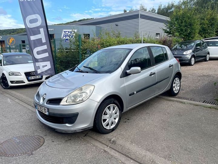 Renault Clio III 1.5 dCi 1461cm3 68cv  Gris Laqué - 1