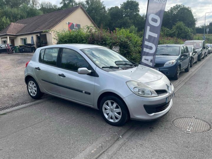 Renault Clio III 1.5 dCi 1461cm3 68cv  Gris Laqué - 3