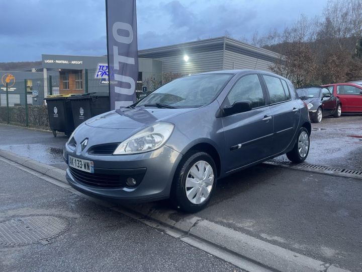 Renault Clio III 1.5 dCi 1461cm3 86cv  Gris Laqué - 1