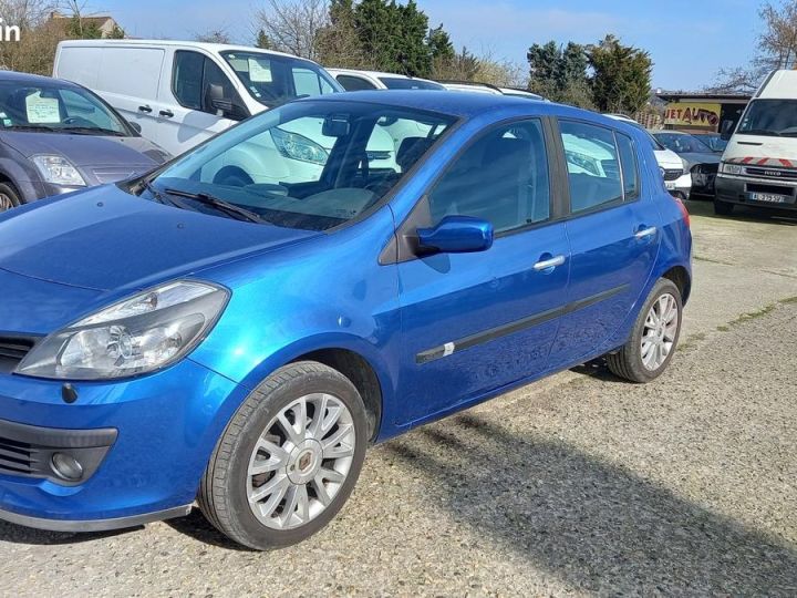 Renault Clio III 1.5 DCI 85 DYNAMIQUE 5 PORTES Bleu - 1