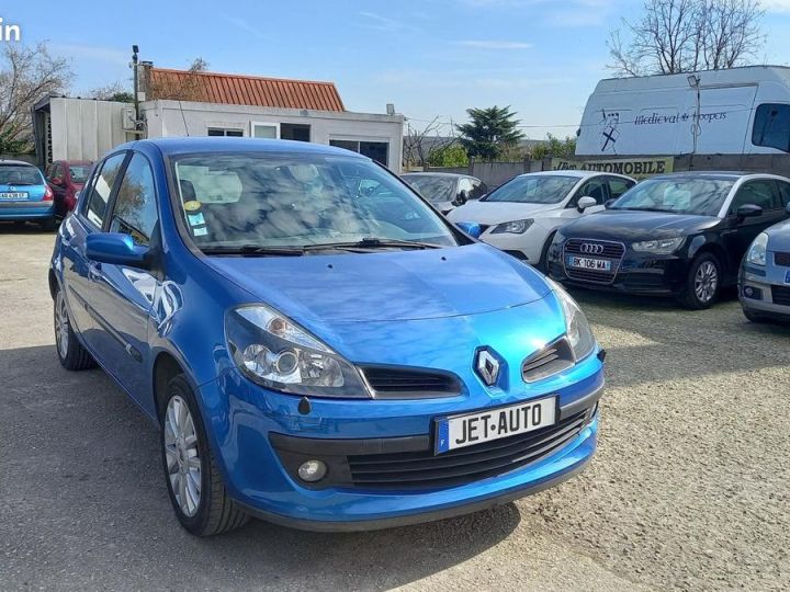 Renault Clio III 1.5 DCI 85 DYNAMIQUE 5 PORTES Bleu - 4