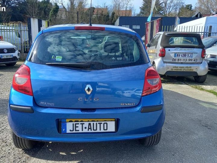 Renault Clio III 1.5 DCI 85 DYNAMIQUE 5 PORTES Bleu - 11