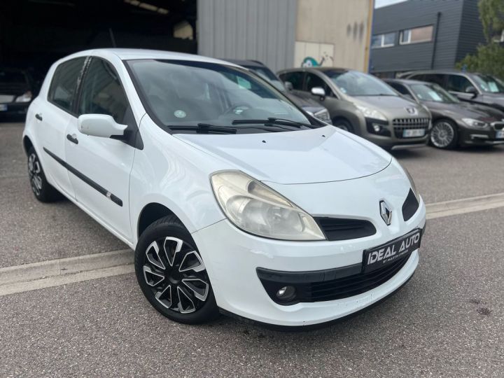 Renault Clio III 1.5 DCI 85 Expression 5P 1ère Main 156mkm Blanc - 2