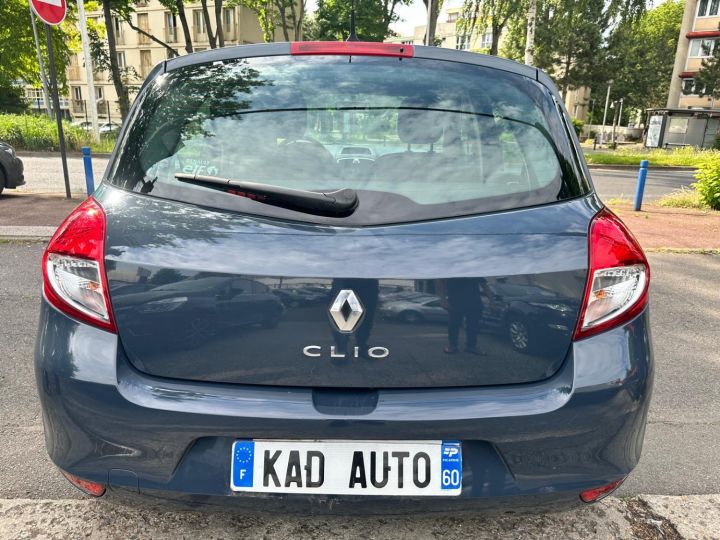 Renault Clio III (2) 1.2 75 YAHOO! 5P BLEU - 5