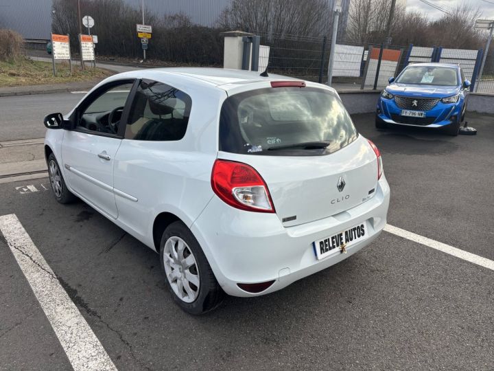 Renault Clio III (B/C85) 1.2 16v 75ch Collection Alizé 3p BLANC - 4