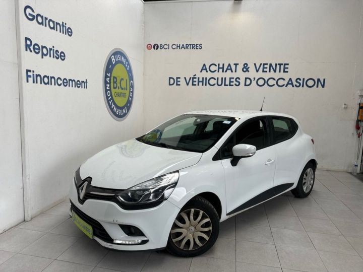 Renault Clio IV 1.5 DCI 90CH ENERGY BUSINESS 82G 5P Blanc - 1