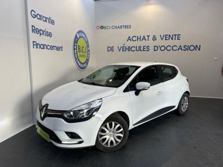 Renault Clio IV 1.5 DCI 90CH ENERGY BUSINESS 82G 5P Blanc - 1