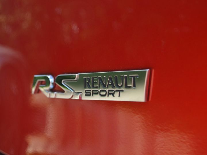 Renault Clio IV (B98) 1.6 T 220ch RS Trophy EDC 5p ROUGE - 6