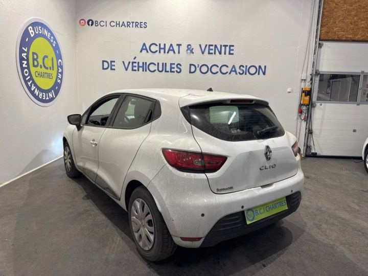 Renault Clio IV STE 1.5 DCI 90CH ENERGY AIR MEDIANAV E6C Blanc - 4