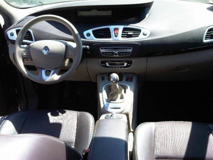 Renault Grand Scenic III PRIVILEGE DCI 110cv 7 Places Pack premium     Diesel BRUN MOKA - 7